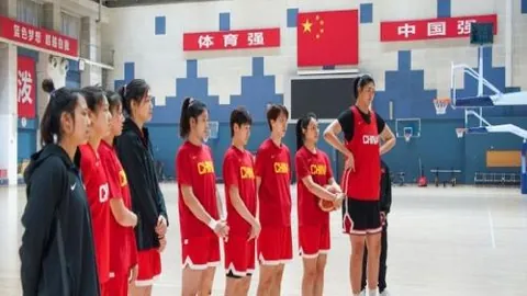 德国羽毛球公开赛：骆建佑与杨佳敏携手晋级